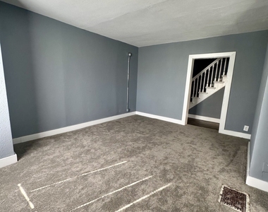 616 E 6th Street - Photo Thumbnail 2
