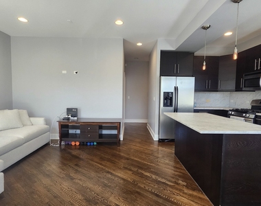 3900 W Cornelia Avenue - Photo Thumbnail 7