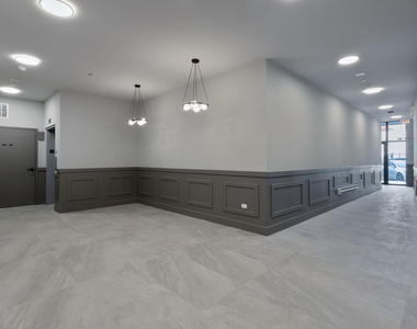 2505 W Farragut Avenue - Photo Thumbnail 1
