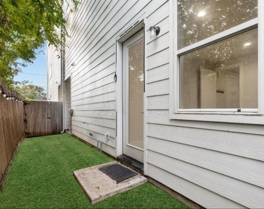 836 Fisher Street - Photo Thumbnail 5
