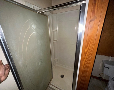 2570 Stadium Drive - Photo Thumbnail 14