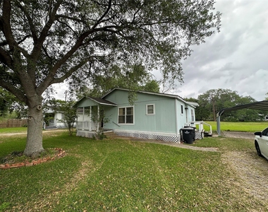 2570 Stadium Drive - Photo Thumbnail 1