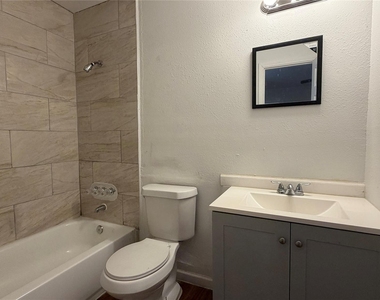 10601 South Drive - Photo Thumbnail 6