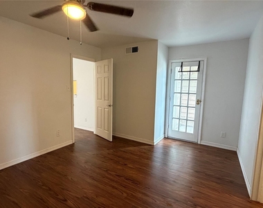 10601 South Drive - Photo Thumbnail 5