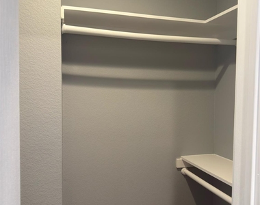 515 Caplin Street - Photo Thumbnail 7