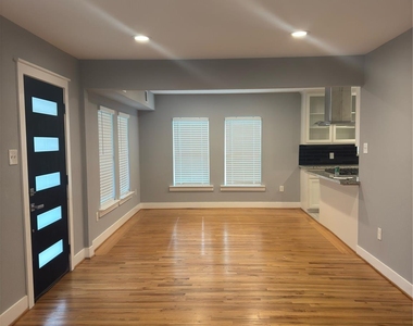 515 Caplin Street - Photo Thumbnail 4