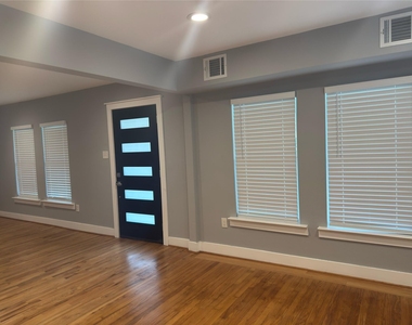 515 Caplin Street - Photo Thumbnail 1