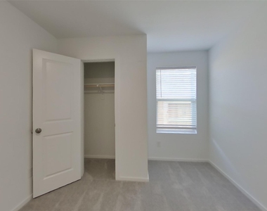 3017 Fantasy Terrace Drive - Photo Thumbnail 8