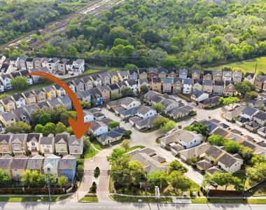 3002 Clearview Circle - Photo Thumbnail 3