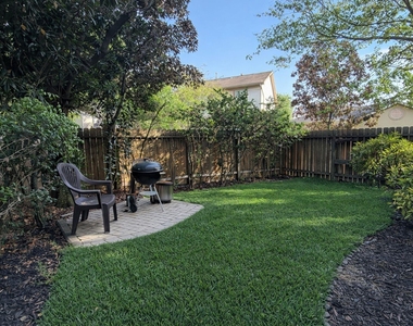 3002 Clearview Circle - Photo Thumbnail 2