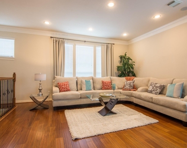 3002 Clearview Circle - Photo Thumbnail 7