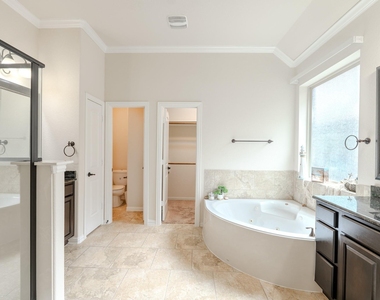 14 Arrowfeather Place - Photo Thumbnail 21