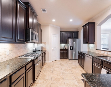 14 Arrowfeather Place - Photo Thumbnail 8