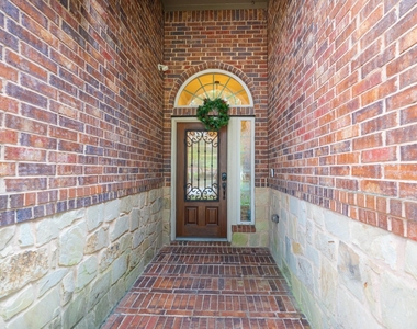 14 Arrowfeather Place - Photo Thumbnail 2