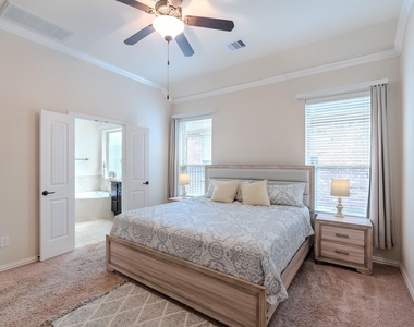14 Arrowfeather Place - Photo Thumbnail 19