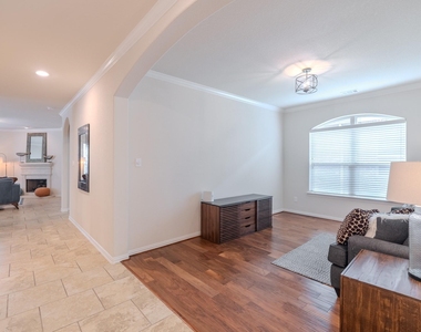 14 Arrowfeather Place - Photo Thumbnail 4