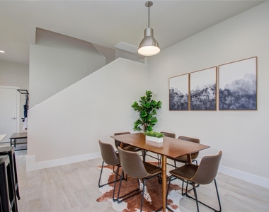 4914 Noble Street - Photo Thumbnail 9