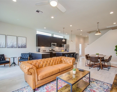 4914 Noble Street - Photo Thumbnail 1