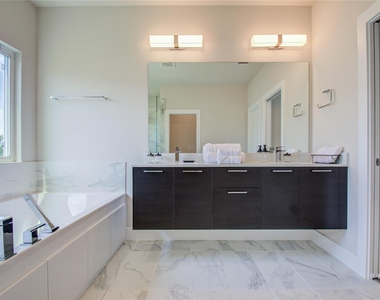 4914 Noble Street - Photo Thumbnail 17