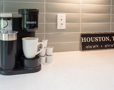 4914 Noble Street - Photo Thumbnail 30
