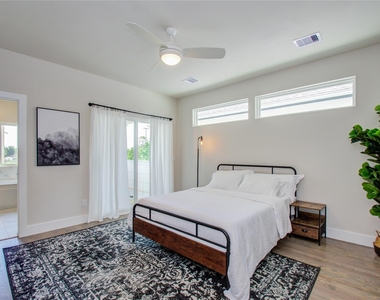 4914 Noble Street - Photo Thumbnail 13