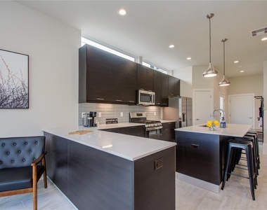 4914 Noble Street - Photo Thumbnail 6
