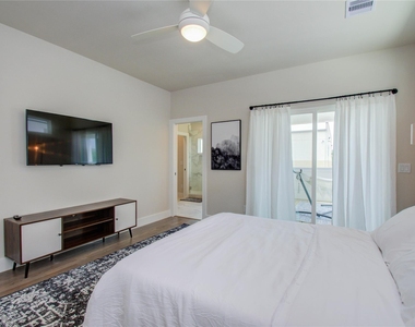 4914 Noble Street - Photo Thumbnail 14