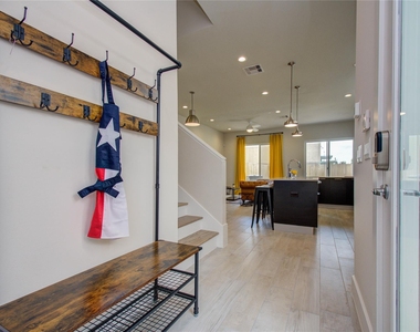 4914 Noble Street - Photo Thumbnail 2