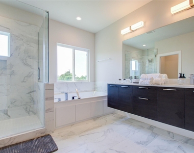 4914 Noble Street - Photo Thumbnail 16