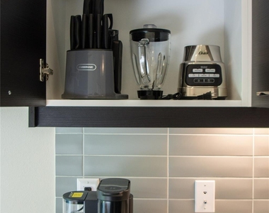 4914 Noble Street - Photo Thumbnail 29