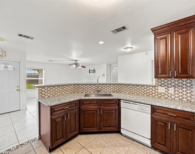 7331 Wimberly Oaks Lane - Photo Thumbnail 6