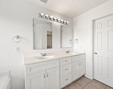 7331 Wimberly Oaks Lane - Photo Thumbnail 11