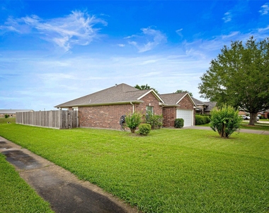 7331 Wimberly Oaks Lane - Photo Thumbnail 1