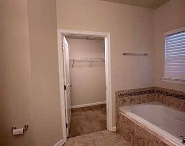 10312 Colony Bee Place - Photo Thumbnail 13