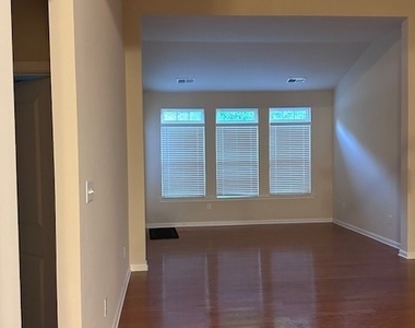 10312 Colony Bee Place - Photo Thumbnail 5