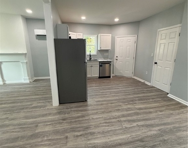 910 Rome Street - Photo Thumbnail 5