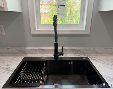 910 Rome Street - Photo Thumbnail 11
