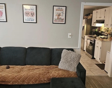 520 Beech - Photo Thumbnail 3