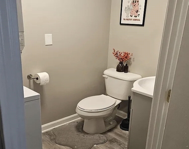 520 Beech - Photo Thumbnail 6