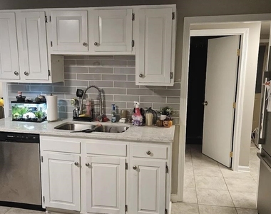 520 Beech - Photo Thumbnail 1