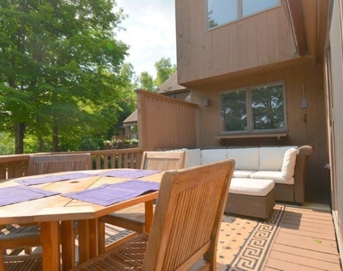 3 Lakeview - Photo Thumbnail 1