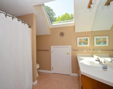 3 Lakeview - Photo Thumbnail 7