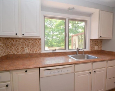 3 Lakeview - Photo Thumbnail 9