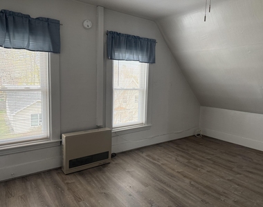 316 Douglas - Photo Thumbnail 3