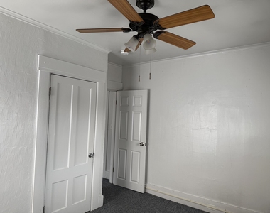 316 Douglas - Photo Thumbnail 12