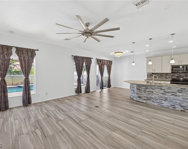 2858 Via Campania Street - Photo Thumbnail 4