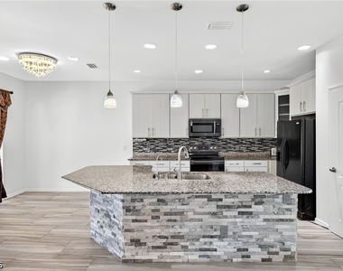 2858 Via Campania Street - Photo Thumbnail 8