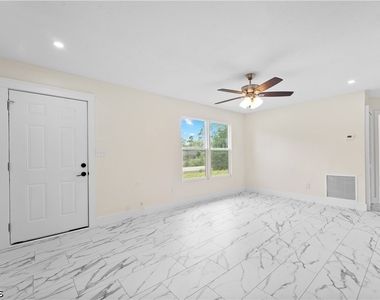 27160 Chula Vista Drive - Photo Thumbnail 6