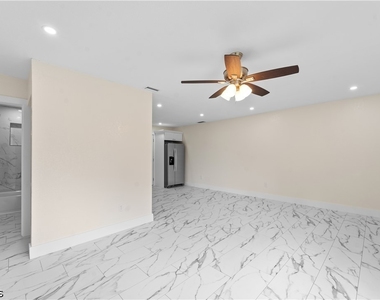 27160 Chula Vista Drive - Photo Thumbnail 7
