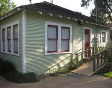 1021 E 16th Street - Photo Thumbnail 13
